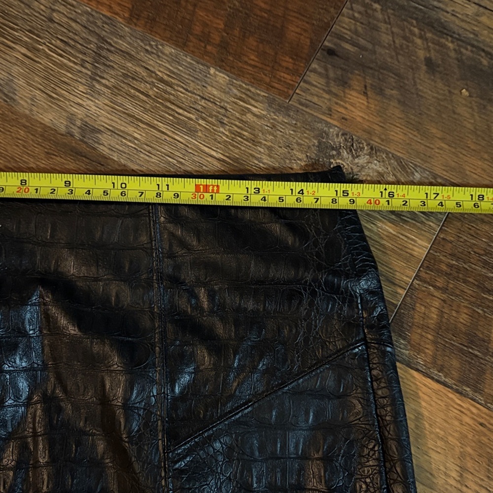 Marc New York Black Textured Pencil Skirt - Picture 7 of 8